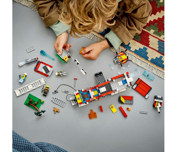 LEGO City 60374 Terenowy pojazd straży pożarnej - 1091240 - zdjęcie 2